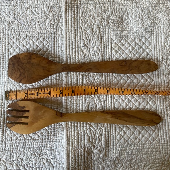 Olive Wood Salad Tongs - Picture 5 of 6